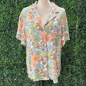 RSQ Floral Short Sleeve Button Down V Neck Top